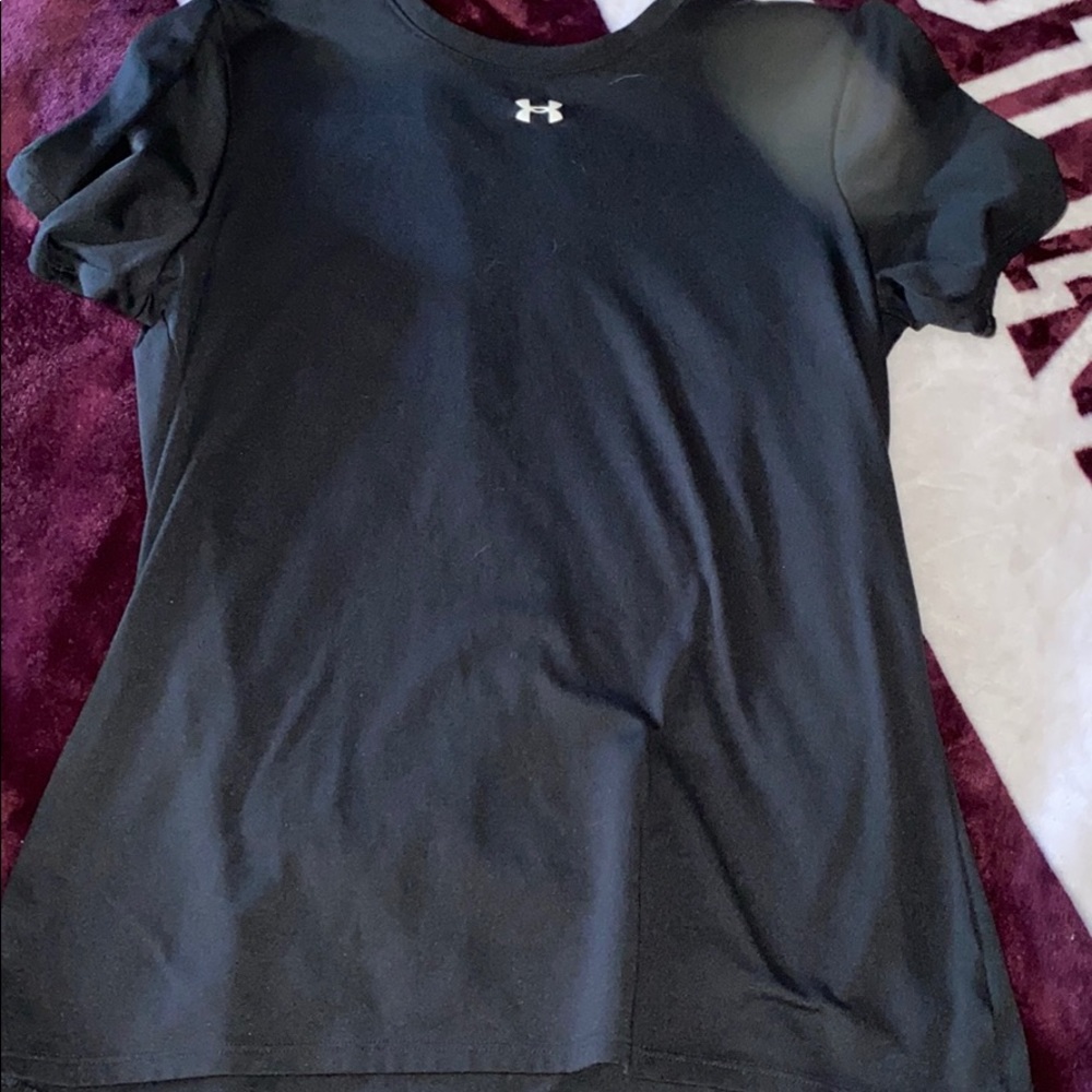 women’s black under armor workout shirt
